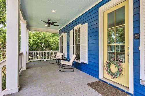 B&B Mobile - Lovely Mobile Retreat with Deck and Front Porch! - Bed and Breakfast Mobile