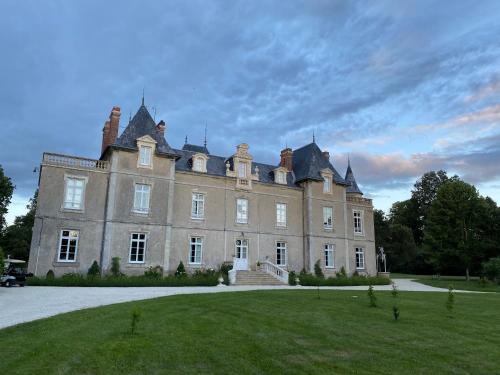 Château de St-fulgent, gîte La Tour - Location saisonnière - Saint-Fulgent