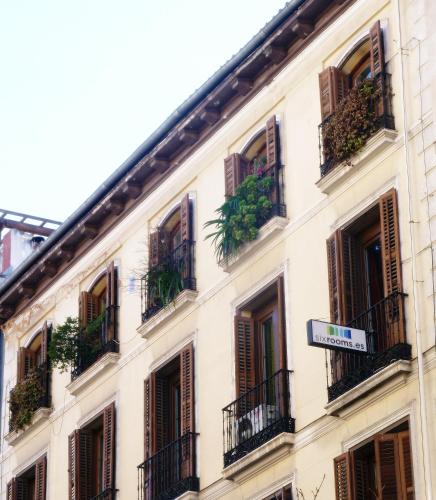 Six Rooms Plaza Mayor - image 10