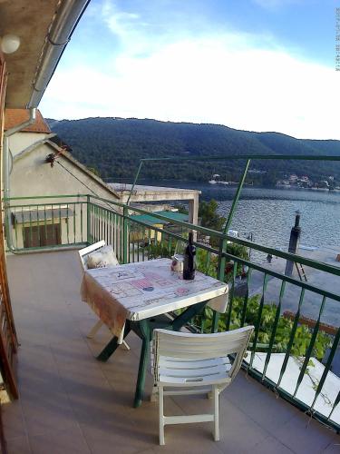 ระเบียง/ชานเรือน, Apartmani Mediteran Copic in เกรบาสติชา