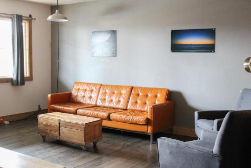2 bedrooms, 3 beds