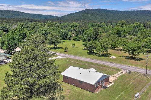Charming Clayton Home ~ 4 Mi to Sardis Lake! in Haileyville