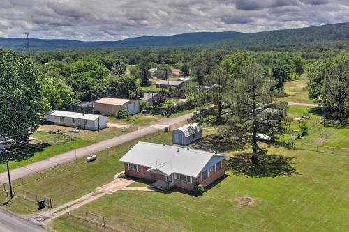 Charming Clayton Home ~ 4 Mi to Sardis Lake! in Haileyville