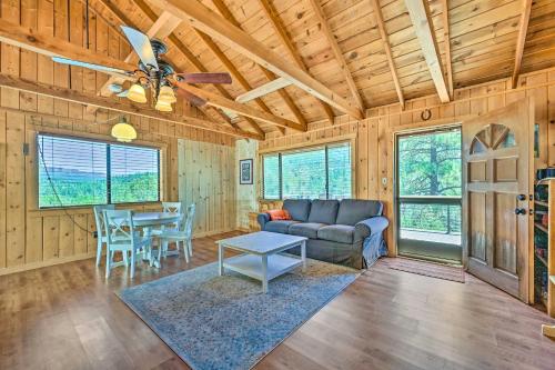 Deck & Mogollon Rim Views: Secluded Payson Cabin, Payson (Foto 3)