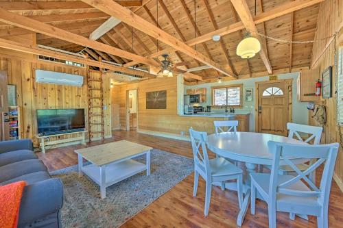 Deck & Mogollon Rim Views: Secluded Payson Cabin, Payson (Foto 5)