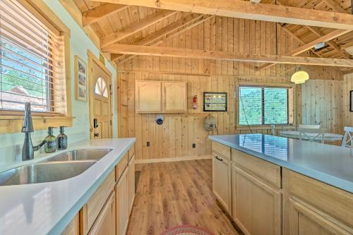 Deck & Mogollon Rim Views: Secluded Payson Cabin, Payson (Foto 8)