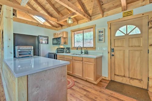 Deck & Mogollon Rim Views: Secluded Payson Cabin, Payson (Foto 6)