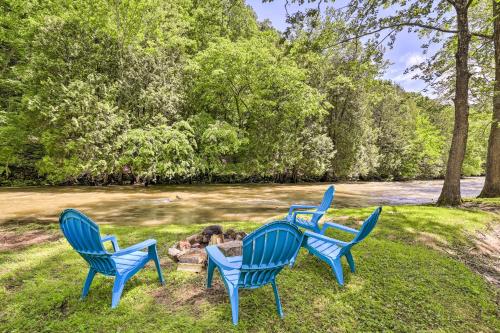 . Private Riverfront Escape with Fire Pit and Grill