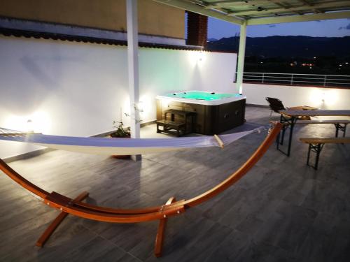 熱水浴缸, B&B Tonnarella Beach in 弗納