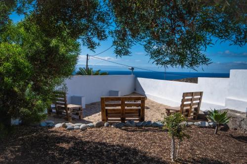 Acogedora casa con vistas al mar, Wifi, BBQ y piscina compartida gîte à louer Sombrera