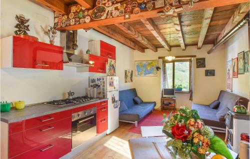  1 Bedroom Gorgeous Home In Pezzoro in Lavone