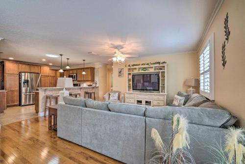 Pet-Friendly Home in The Villages about 1 Mi to Golf! in The Villages, USA