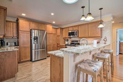 Pet-Friendly Home in The Villages about 1 Mi to Golf! in The Villages, USA