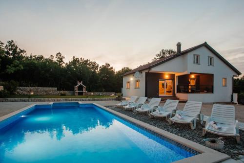 Villa Jelena with pool & playground