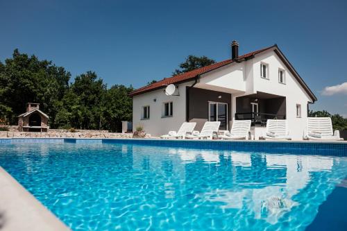 Villa Jelena with pool & playground