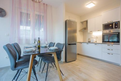 One-Bedroom Apartment image 10