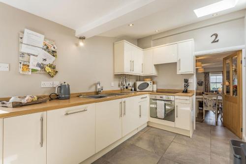 2 Bryn Tirion - image 13