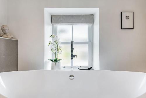 2 Bryn Tirion - main image