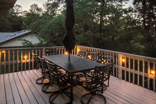 Lakefront Hot Springs Retreat with Deck and Boat Dock! - main image