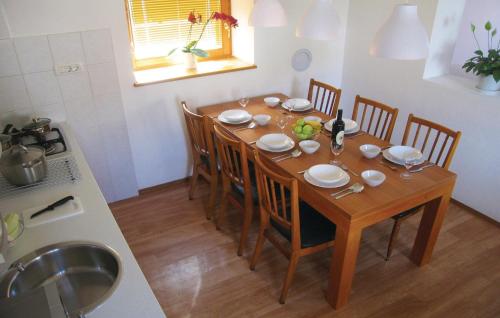 cuisine, Awesome Home In Tolmin With 3 Bedrooms And Wifi in Tolmin
