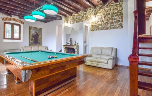  Amazing home in Ficarra with Outdoor swimming pool, WiFi and 5 Bedrooms in Ficarra
