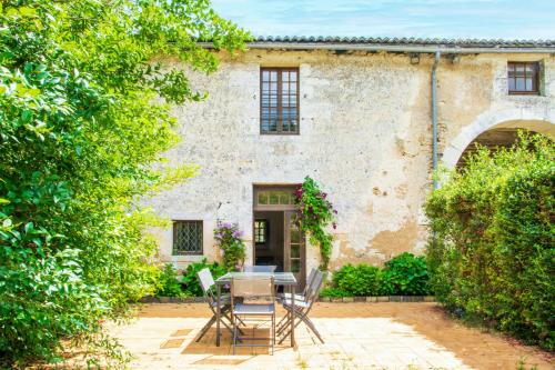 Le Gîte de l'Abbaye du Pin gîte à louer Cloué