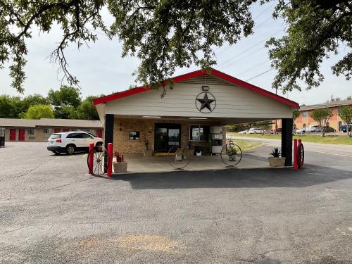 Glen Rose Inn and Suites - Accommodation - Glen Rose