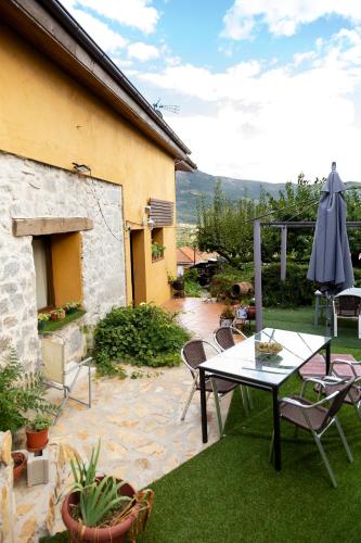 La Higuera ( Casa Rural de Gredos ) in Villarejo del Valle