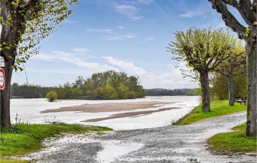 Cozy Home In La Chapelle-sur-loire With Wifi