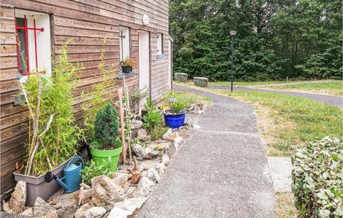 Nice Home In La Salvetat-sur-agout With Kitchen