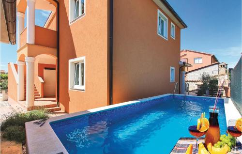 Amazing home in Liznjan with 6 Bedrooms, WiFi and Outdoor swimming pool - Ližnjan