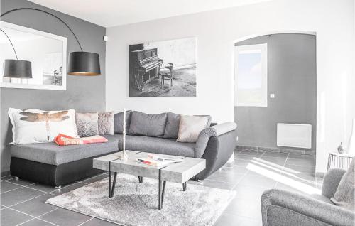 Amazing Home In Cruzy in Cruzy