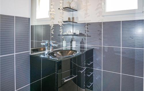 Vannas istaba, Amazing Home In Cruzy in Cruzy