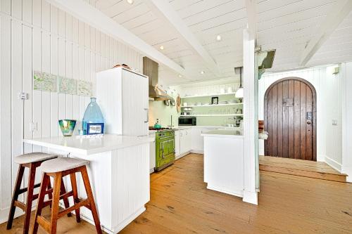 Big Rock Seaside Beach House in Malibu, USA