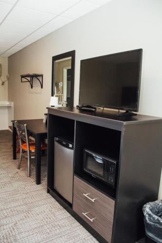 Country Squire Inn and Suites in New Holland, USA