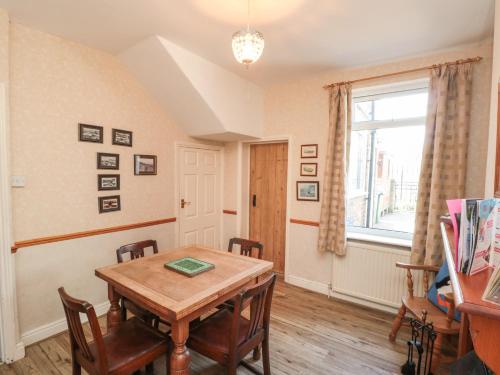 Puffin House Filey - image 9