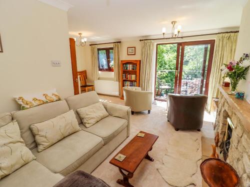 13 Bowbridge Lock - image 6