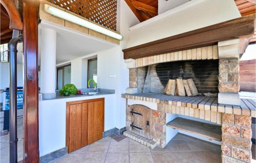 virtuve, Nice Home In Ljubescica With Sauna in Moždenec