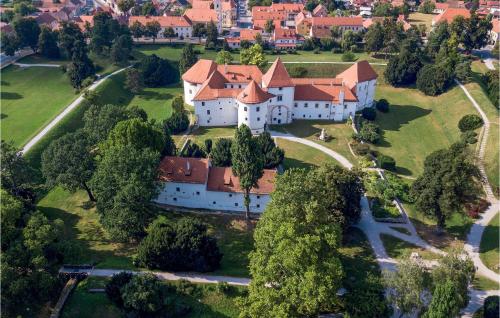 Beautiful Home In Ljubescica With Wifi