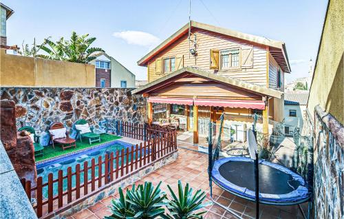 Nice home in Valls with Outdoor swimming pool, WiFi and 3 Bedrooms gîte à louer Lilla