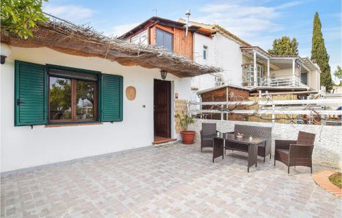  Beautiful home in MONTAURO with WiFi and 3 Bedrooms in 88060 Montauro