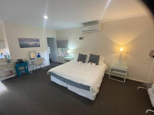 Upstairs on Strickland in เดนมาร์ก