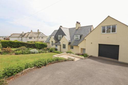 Links Cottage - image 3