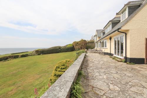 Links Cottage - image 7