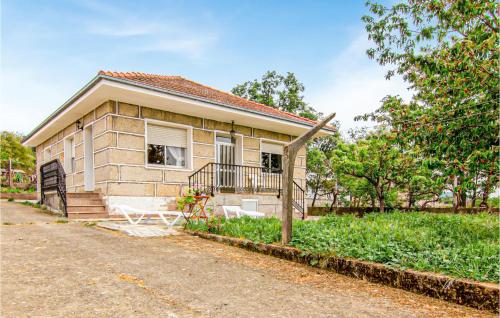 Stunning home in Verín with WiFi and 4 Bedrooms gîte à louer Nantes