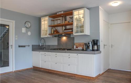 Beautiful home in Bruinisse w/ Sauna WiFi and 2 Bedrooms - image 10