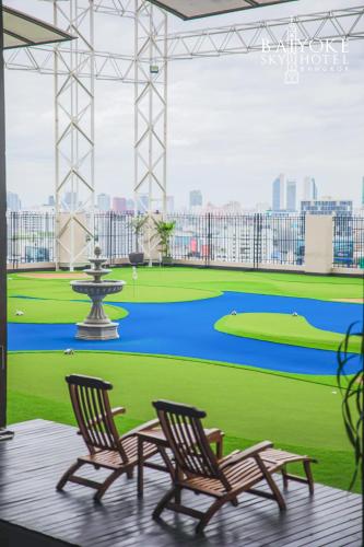 Mini golf pálya, Baiyoke Sky Hotel near Pratunum Piac