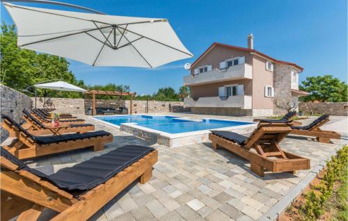 Stunning Home In Perusic Donji With Private Swimming Pool, 4 Bedrooms And Outdoor Swimming Pool - Location saisonnière - Dušić