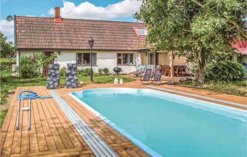 3 Bedroom Beautiful Home In Klagstorp - Simlinge
