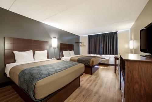 Econo Lodge Darien Lakes - image 14